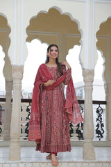 RAJNANDINI – MAROON MEHKAAR ANARKALI