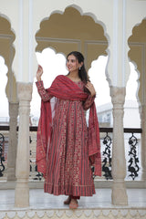 RAJNANDINI – MAROON MEHKAAR ANARKALI
