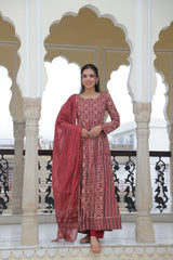 RAJNANDINI – MAROON MEHKAAR ANARKALI