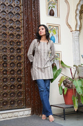 HANDCRAFTED BEIGE & BROWN HAND PRINT SHORT KURTI SHORT KURTI