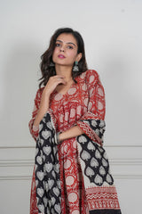 SUNEHRI NAZAARE – BAGRU HAND PRINTED 3 PIECE SET