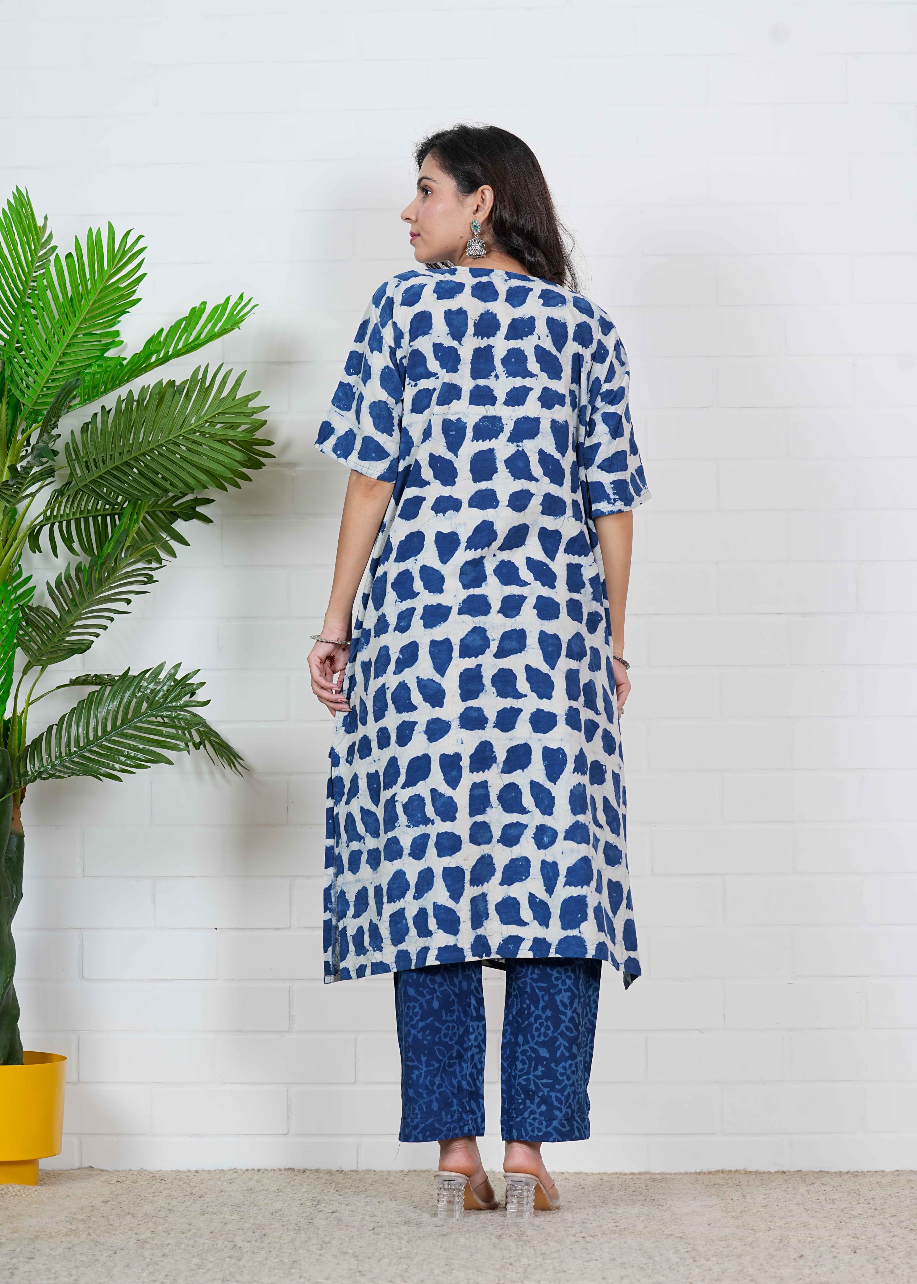 NEELPATAKHA – INDIGO ABSTRACT OVERSIZE KURTI SET