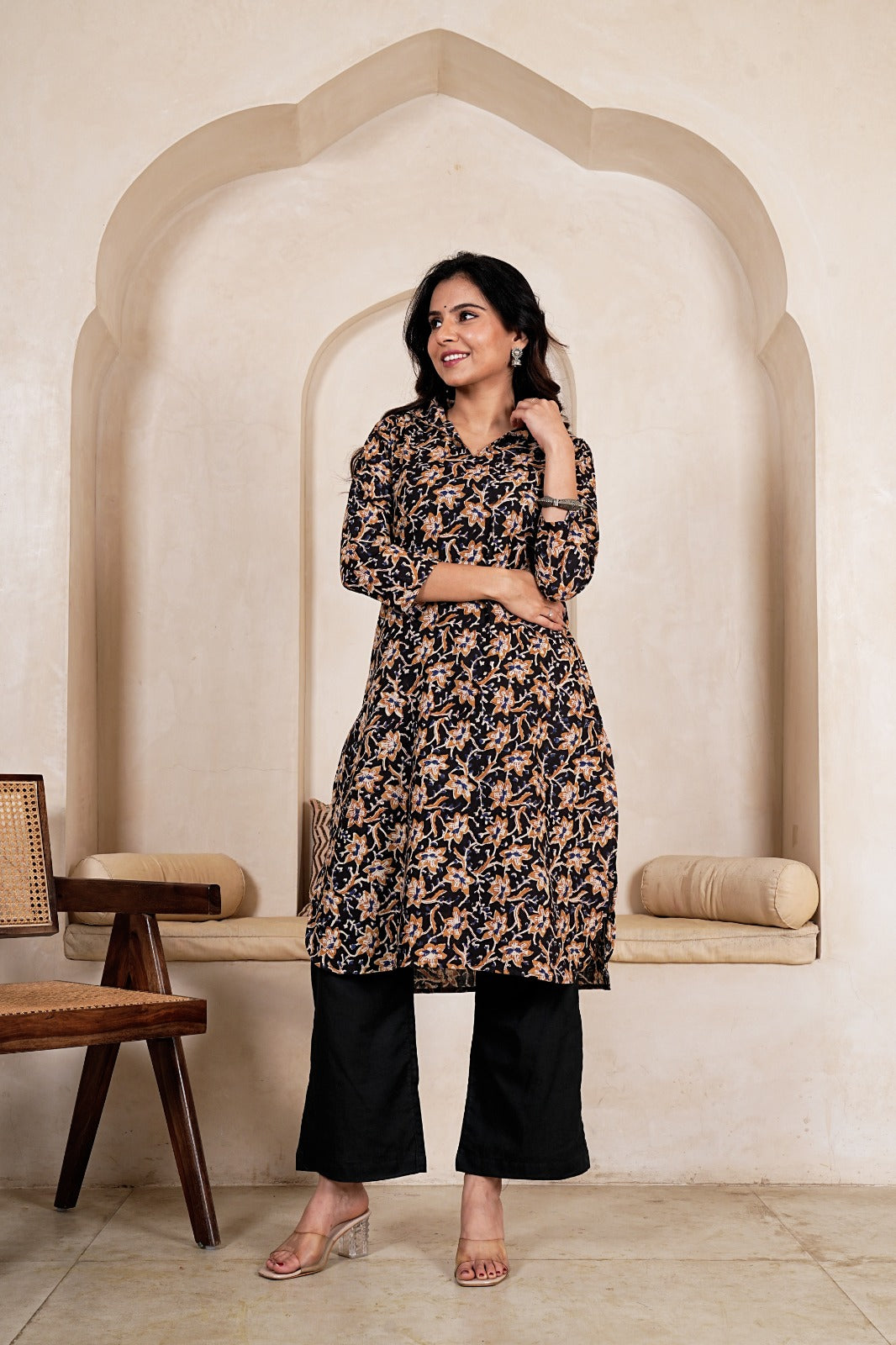 MIDNIGHT FLORAL STRAIGHT KURTA SET